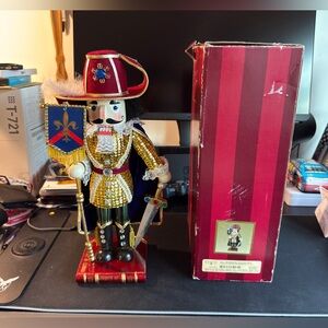 Bombay Company Musketeer Nutcracker 15” Knights of The Realm” Sequins Sword Hat